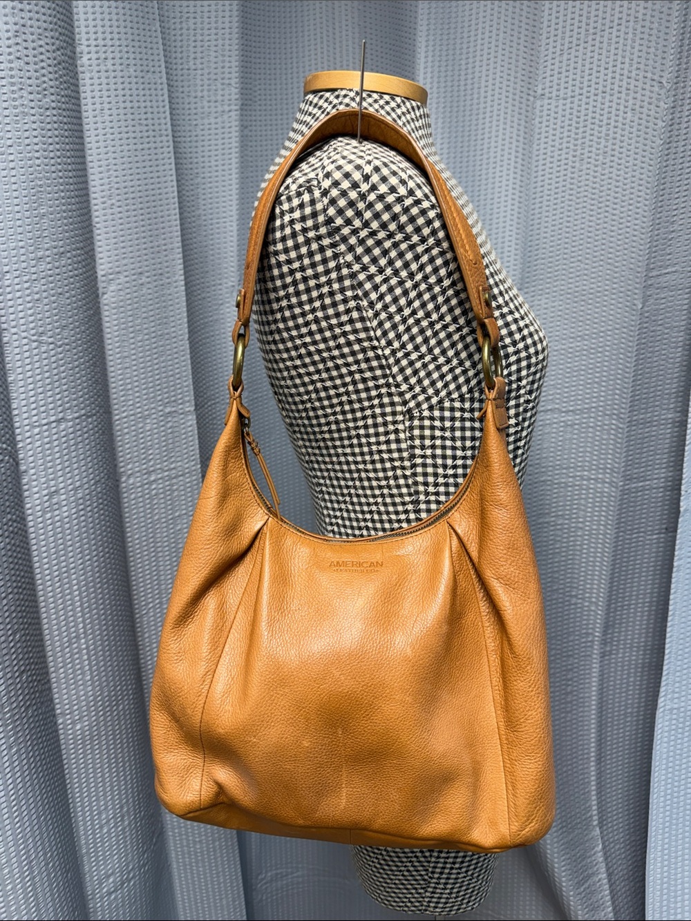 American Leather Company Tan Leather Shoulder Bag. 0726.004